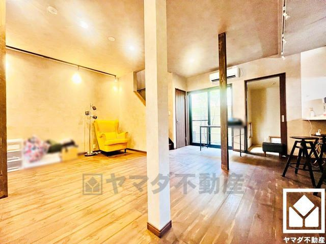 伏見区深草下川原町　中古戸建の居間・リビング