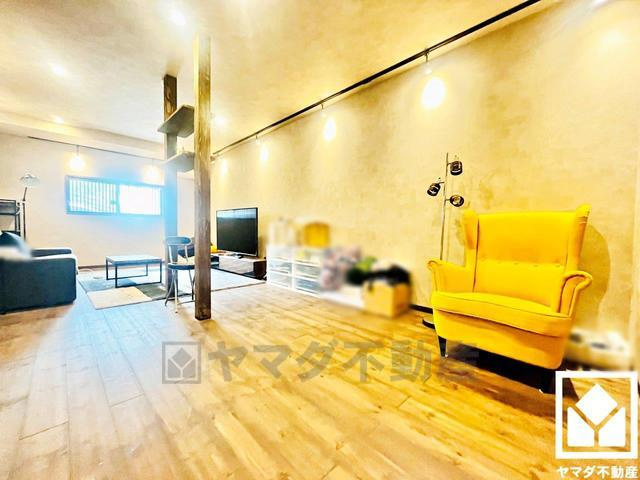 伏見区深草下川原町　中古戸建の居間・リビング