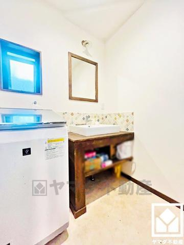 伏見区深草下川原町　中古戸建の洗面所