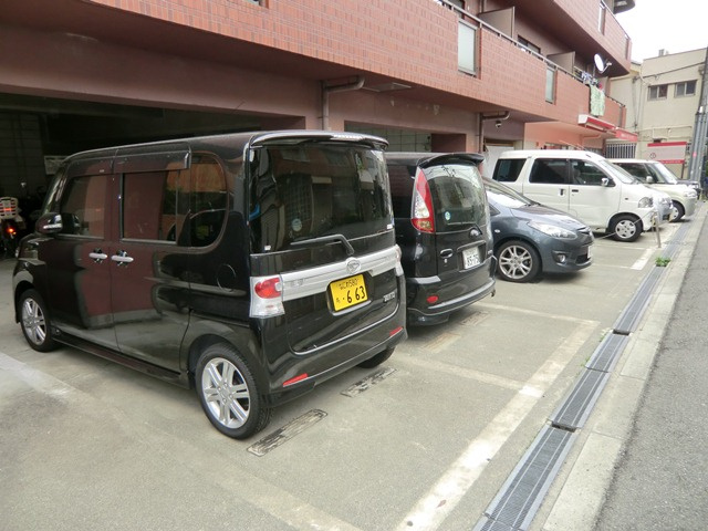 ヴィラエスポワールの駐車場