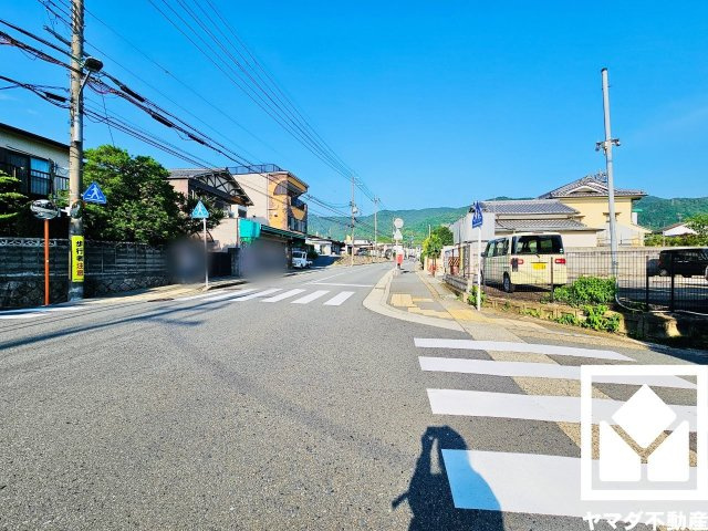 伏見区醍醐高畑町　中古戸建の前面道路含む現地写真