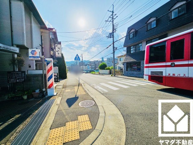 伏見区醍醐高畑町　中古戸建の前面道路含む現地写真