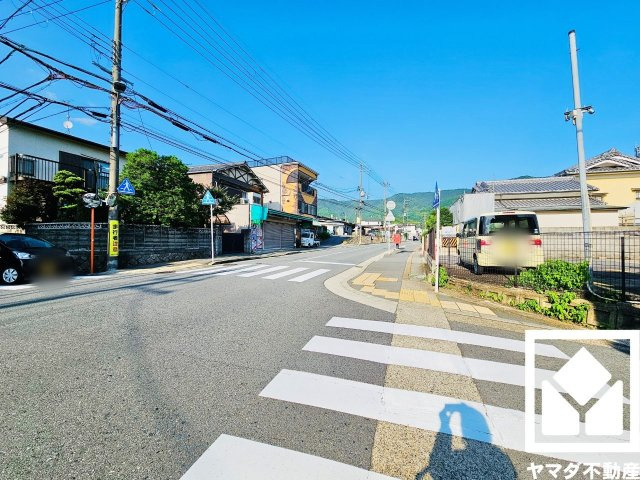 伏見区醍醐高畑町　中古戸建の前面道路含む現地写真