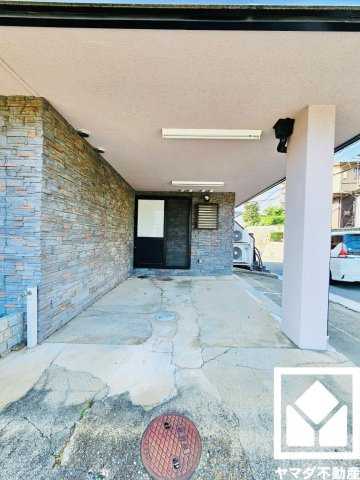 伏見区醍醐高畑町　中古戸建の駐車場