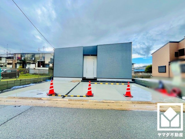 八幡市八幡三反長の外観|ゆったりとした道路幅があり車を選ばないのでお友達やお客様も訪れやすい環境です