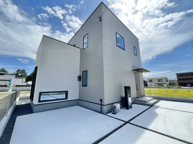 野洲市比留田　築後未入居の外観