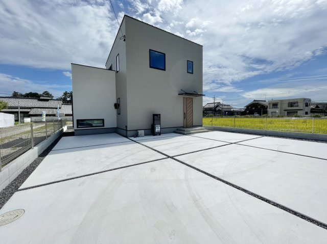 野洲市比留田　築後未入居の外観