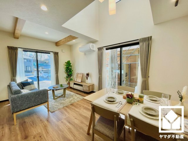 八幡市八幡福禄谷　5号棟の居間・リビング