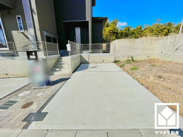 八幡市八幡福禄谷　5号棟の駐車場