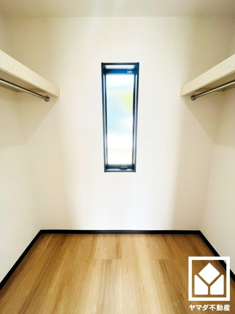 八幡市八幡福禄谷　5号棟の収納