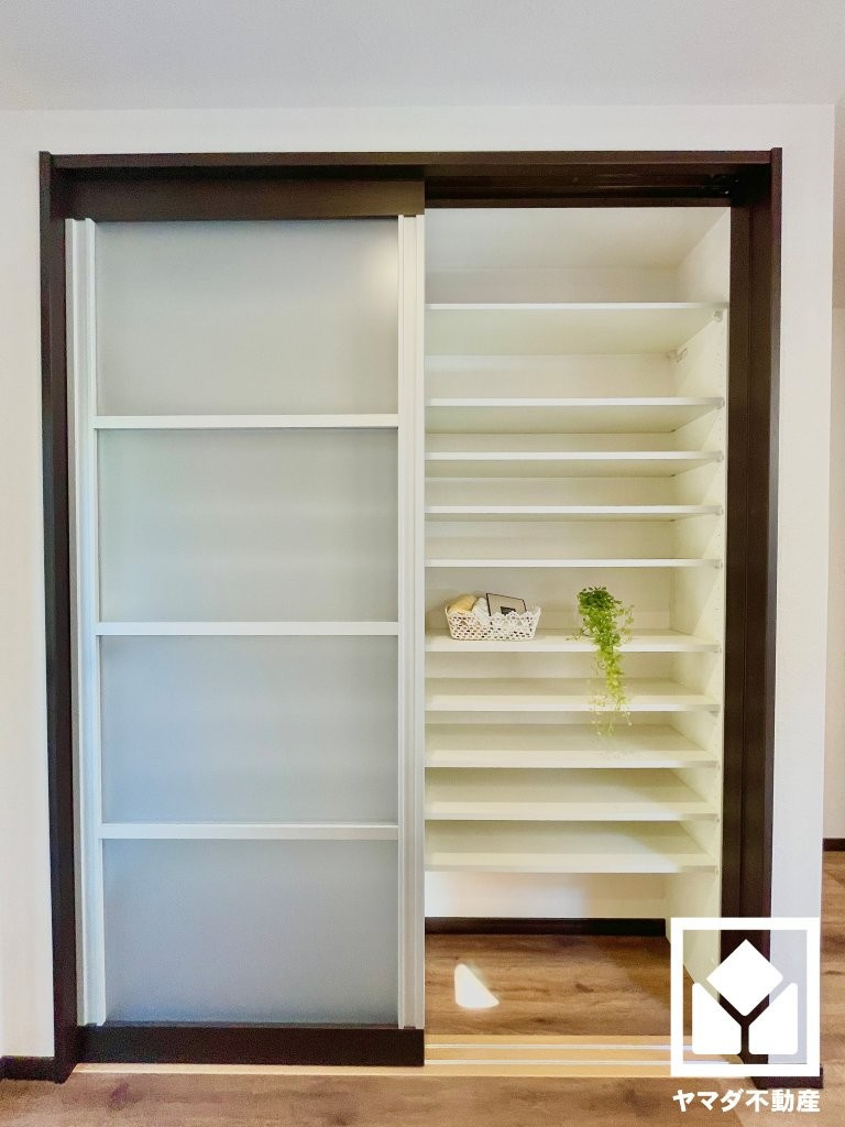 八幡市八幡福禄谷　5号棟の収納