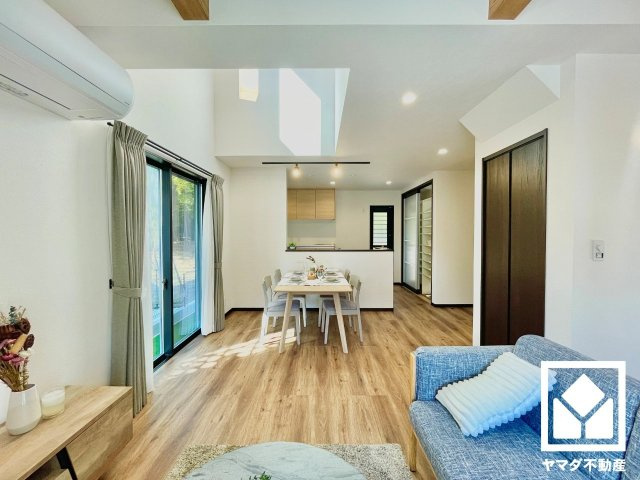 八幡市八幡福禄谷　5号棟の居間・リビング