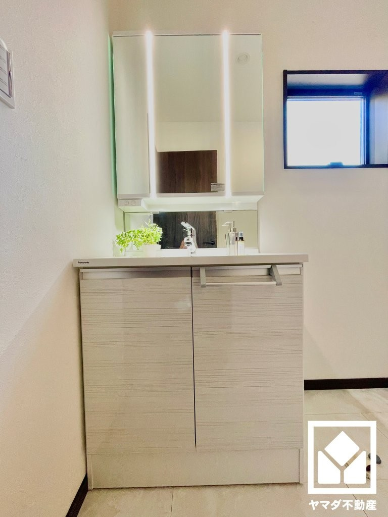 八幡市八幡福禄谷　5号棟の独立洗面台