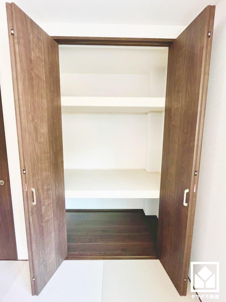 八幡市八幡福禄谷　20号棟の収納