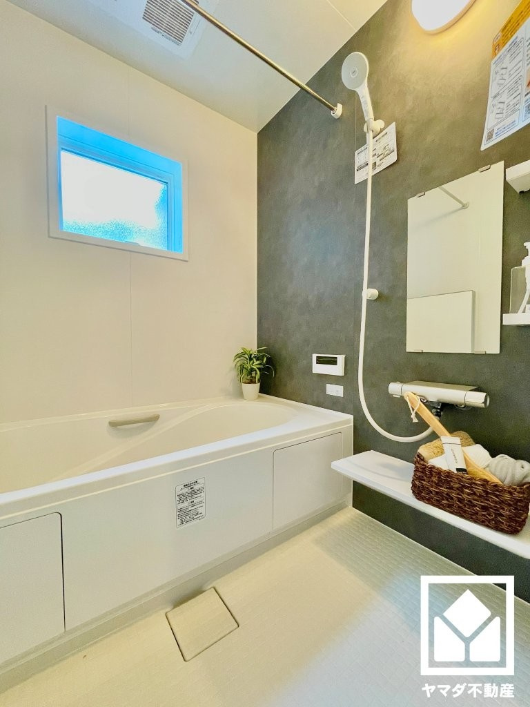 八幡市八幡福禄谷　20号棟の浴室