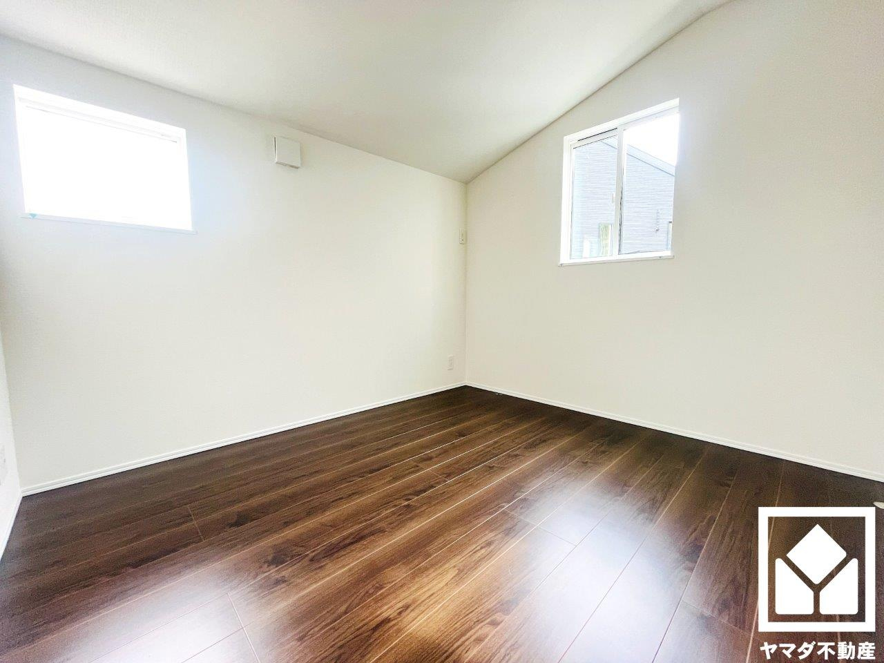 八幡市八幡福禄谷　21号棟の寝室