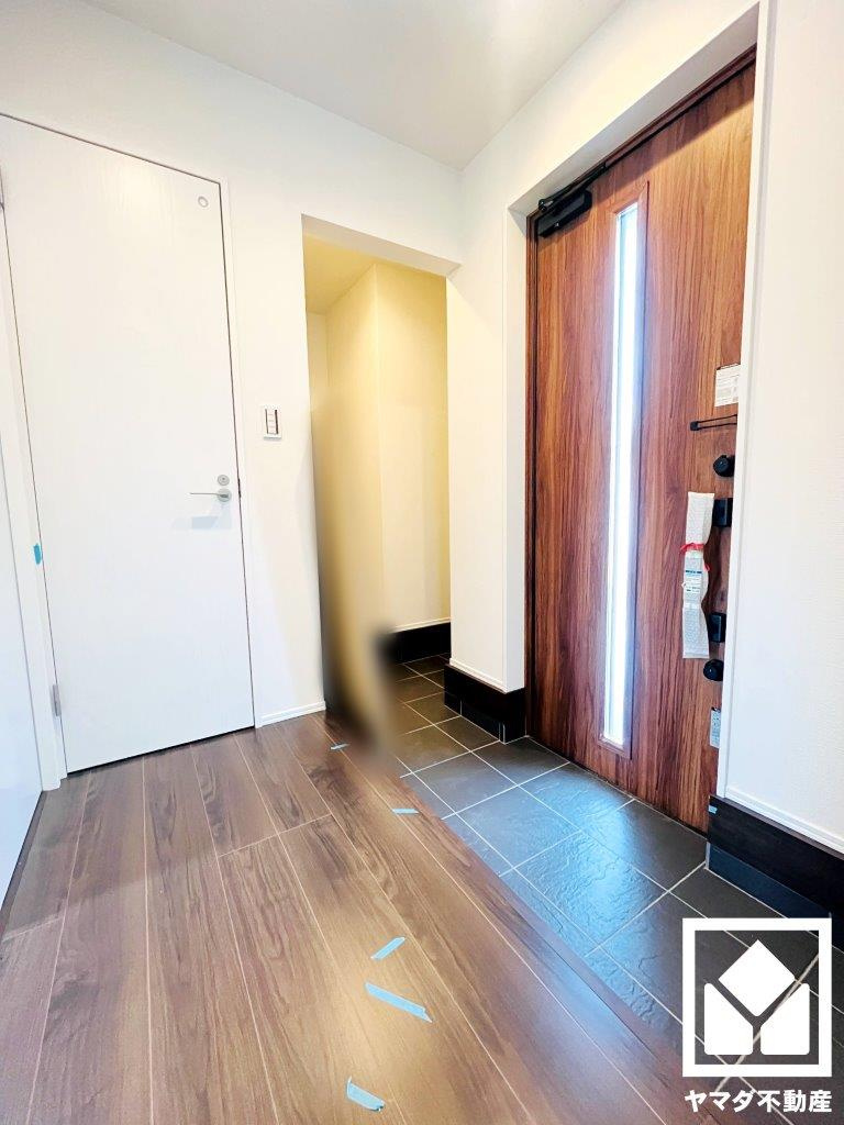 八幡市八幡福禄谷　21号棟の玄関