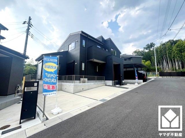 八幡市八幡福禄谷　21号棟の前面道路含む現地写真