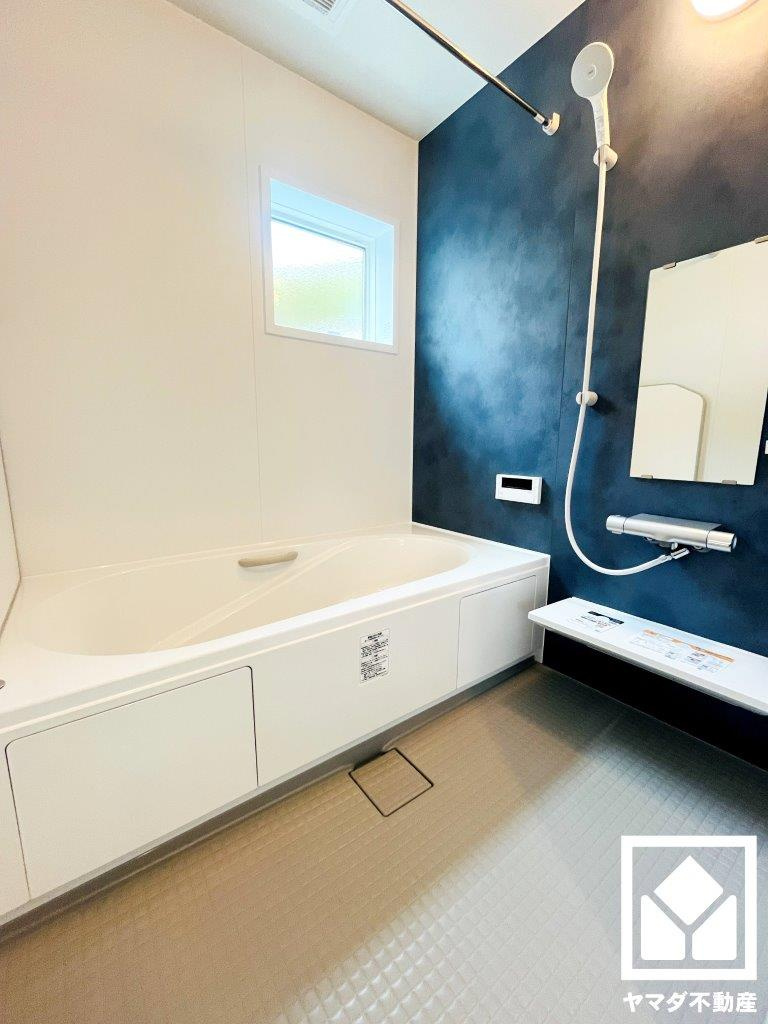 八幡市八幡福禄谷　21号棟の浴室