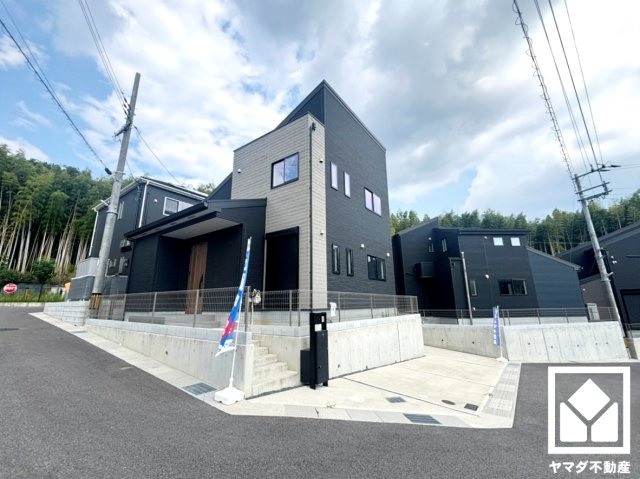 八幡市八幡福禄谷　22号棟の前面道路含む現地写真