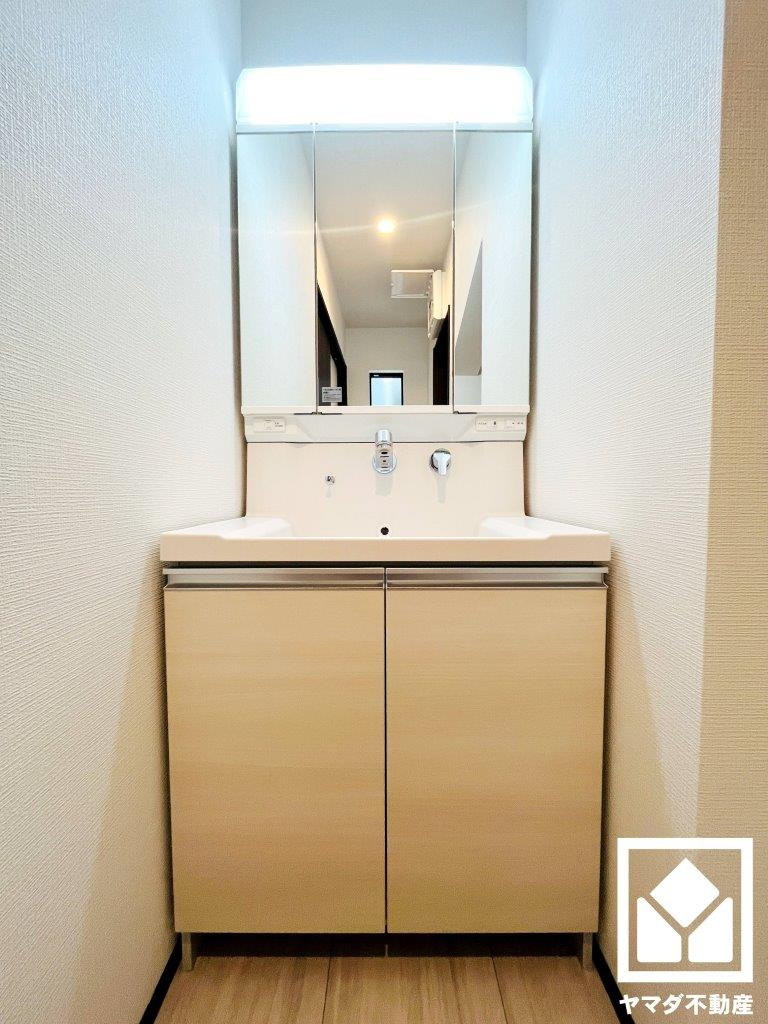 八幡市八幡福禄谷　22号棟の独立洗面台