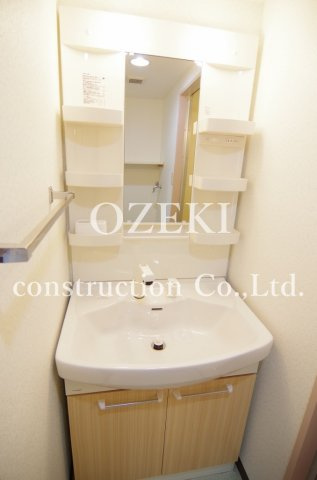 Y・Hコレチオーネの洗面所|※同建物・別部屋の写真です