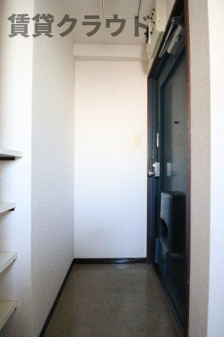 CASA　WADAの玄関|下駄箱付きで靴もスッキリ収納！