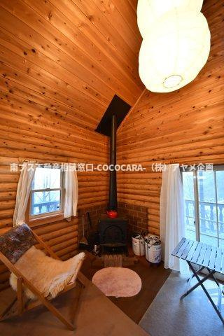 北杜市大泉町西井出　ログハウスの外観