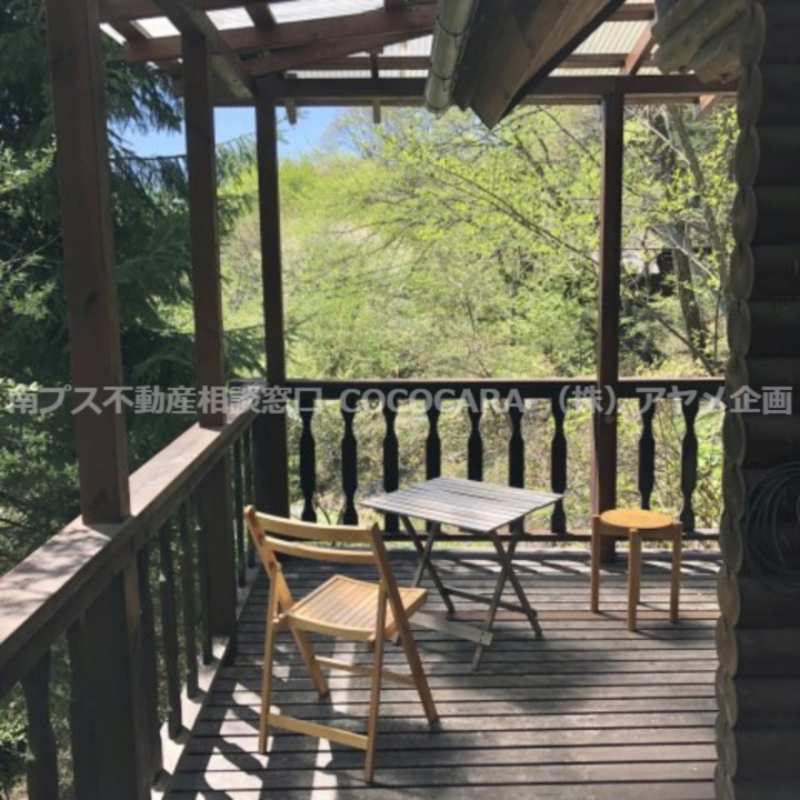 北杜市大泉町西井出　ログハウスの外観