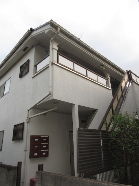 小金井市緑町５丁目のアパートの外観