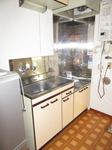 小金井市緑町５丁目のアパートのキッチン