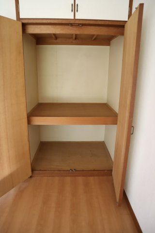 三鷹市井の頭２丁目のアパートの収納