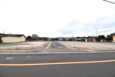 【前面道路含む現地写真】 | 鹿屋市川西町　分譲地3区画