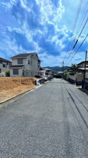 【前面道路含む現地写真】