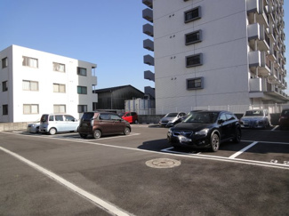 【駐車場】