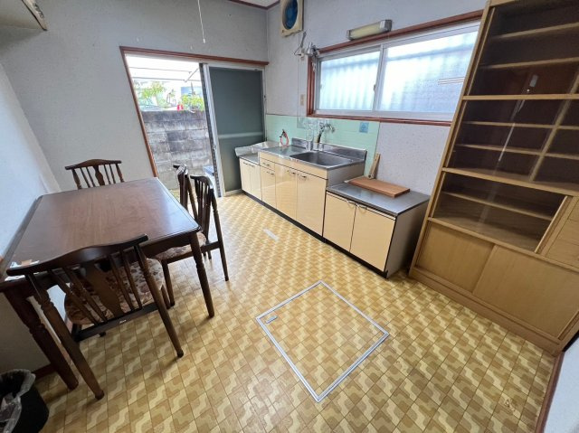 和歌山市和歌浦東3丁目・中古戸建・54525のキッチン