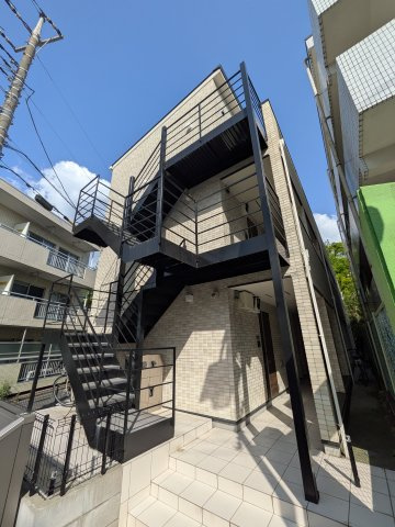 アザーレ・ディオン三田