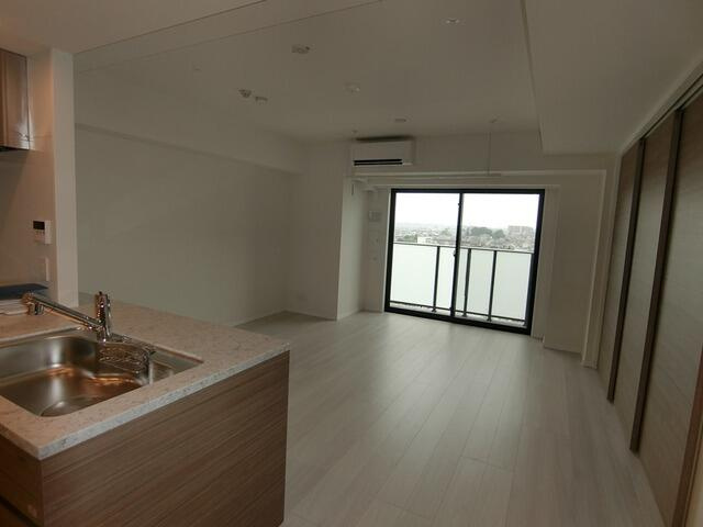 ＫＤＸレジデンス三鷹の居間・リビング