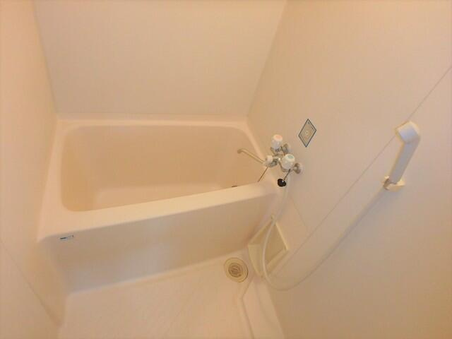 ベル・ネスト武蔵境の浴室