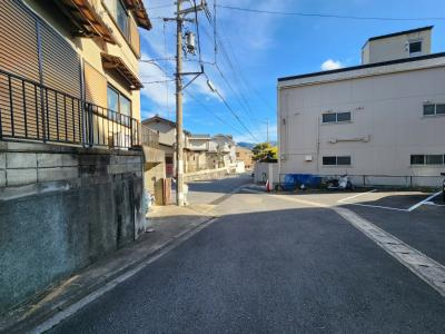 レジデンス上花山の周辺|前面道路