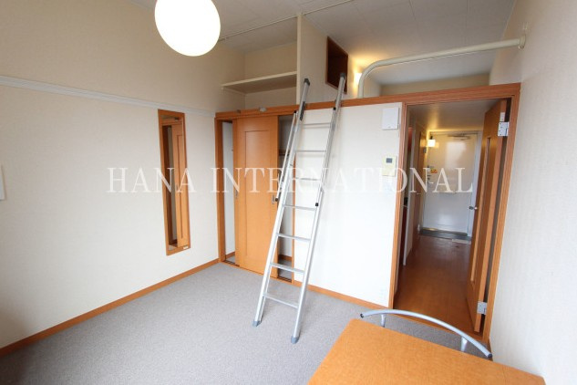 レオパレス丸越の居間・リビング