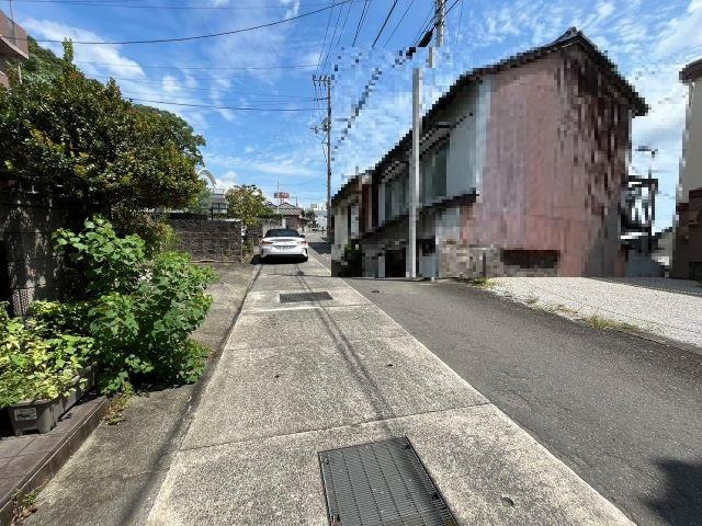 高知市石立町の前面道路含む現地写真