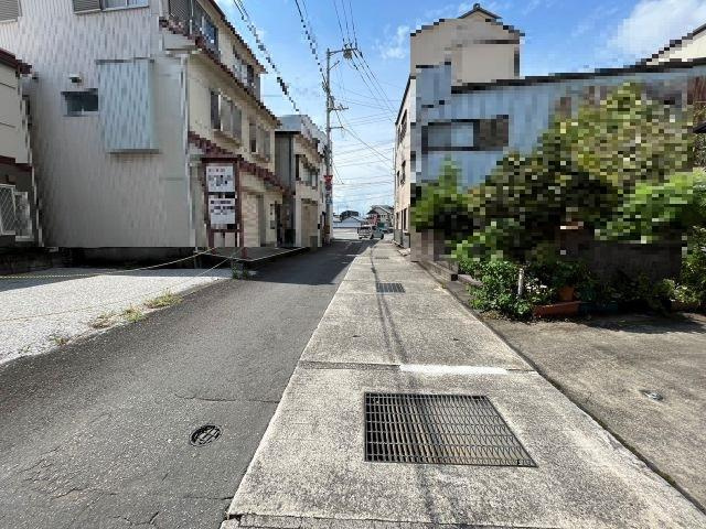 高知市石立町の前面道路含む現地写真