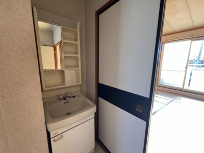 【独立洗面台】 | ファミリータウンD