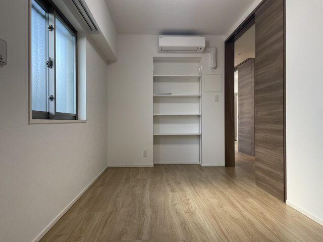 コンフォルシア西川口の洋室