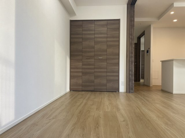 コンフォルシア西川口の洋室