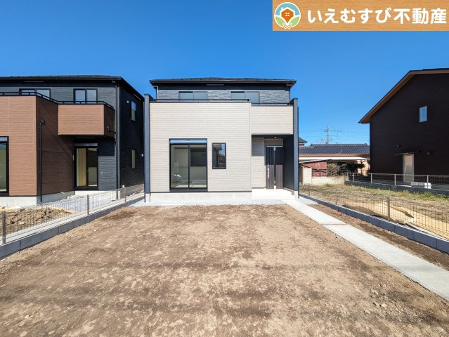 GRAFARE　羽生市北2期の外観|シンプルモダンテイストの飽きのこない外観
