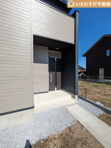 GRAFARE　羽生市北2期のエントランス|セキュリティ充実で安心・安全の暮らしを提供

