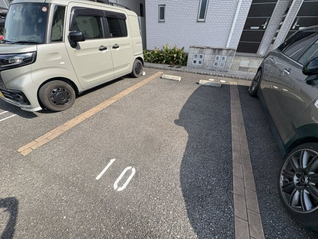 エトワールの駐車場
