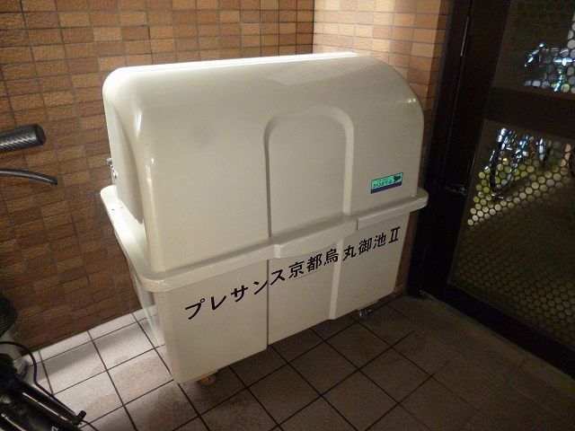 敷地内ゴミ置き場♪ 